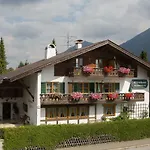 Kro Gaestehaus Zunterer *
