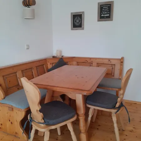 Gaestehaus Zunterer אורחן וולגאו